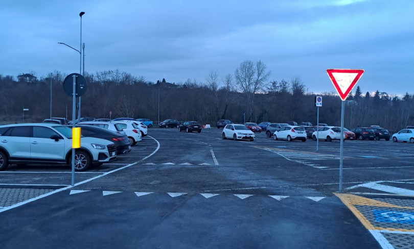 Valenza, inaugurato il nuovo parcheggio in zona Coinor